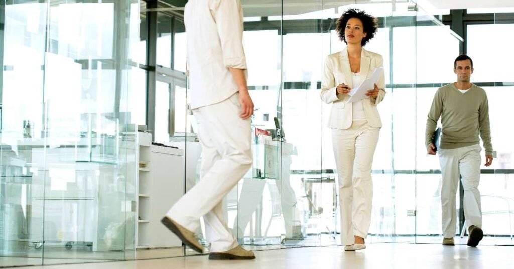 Walking In Body Language Tips Article ISIM Global Image Magazine